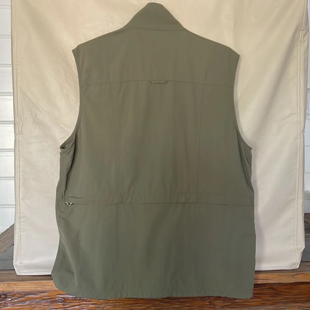 TravelSmith (Never Worn) Men’s fishing vest, 16 Pockets, hunting, shooting Sz L - Picture 7 of 9